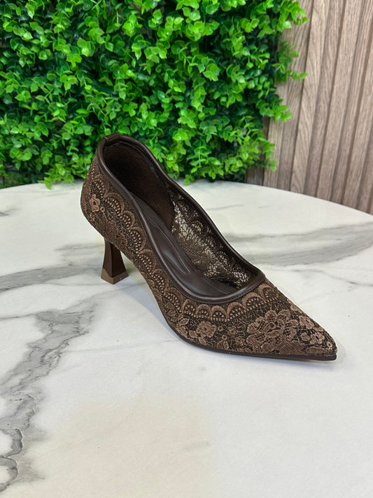 Lace Pointed-Toe Pumps - 7 cm