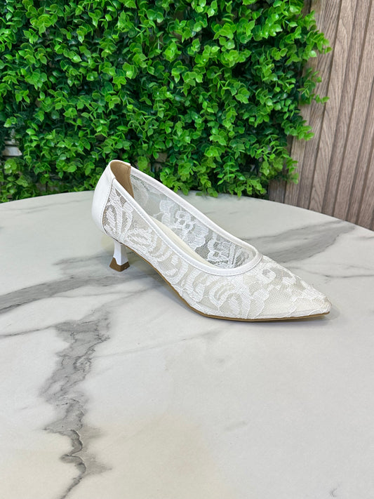Elegant Lace Mesh Pointed Heels