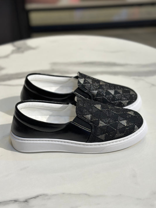 Glitter Diamond Pattern Slip-On Sneakers