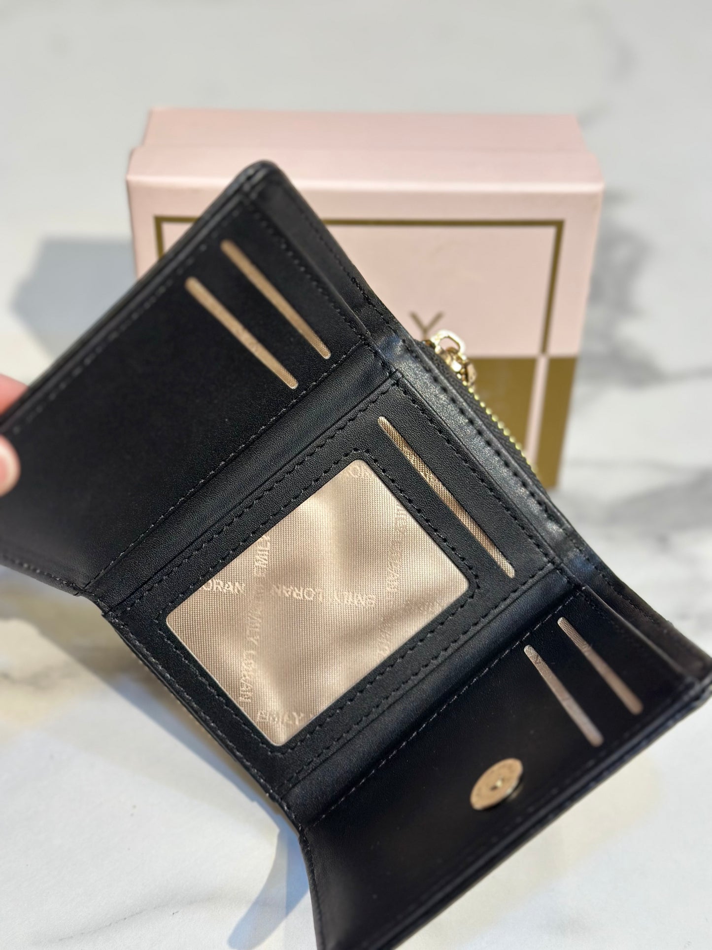 Emily loran Dual-Texture Leather Wallet with Zip Compartment