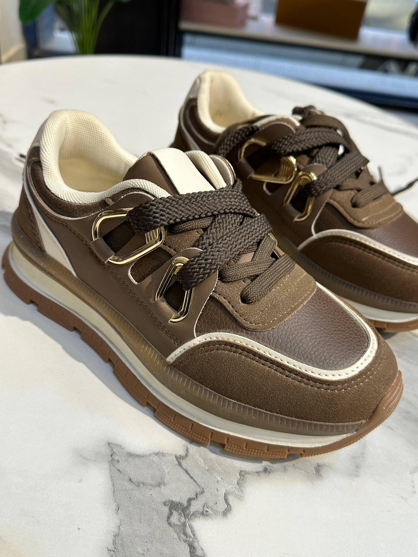 Luxe Detail chunky Sneaker