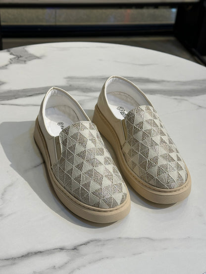 Glitter Diamond Pattern Slip-On Sneakers