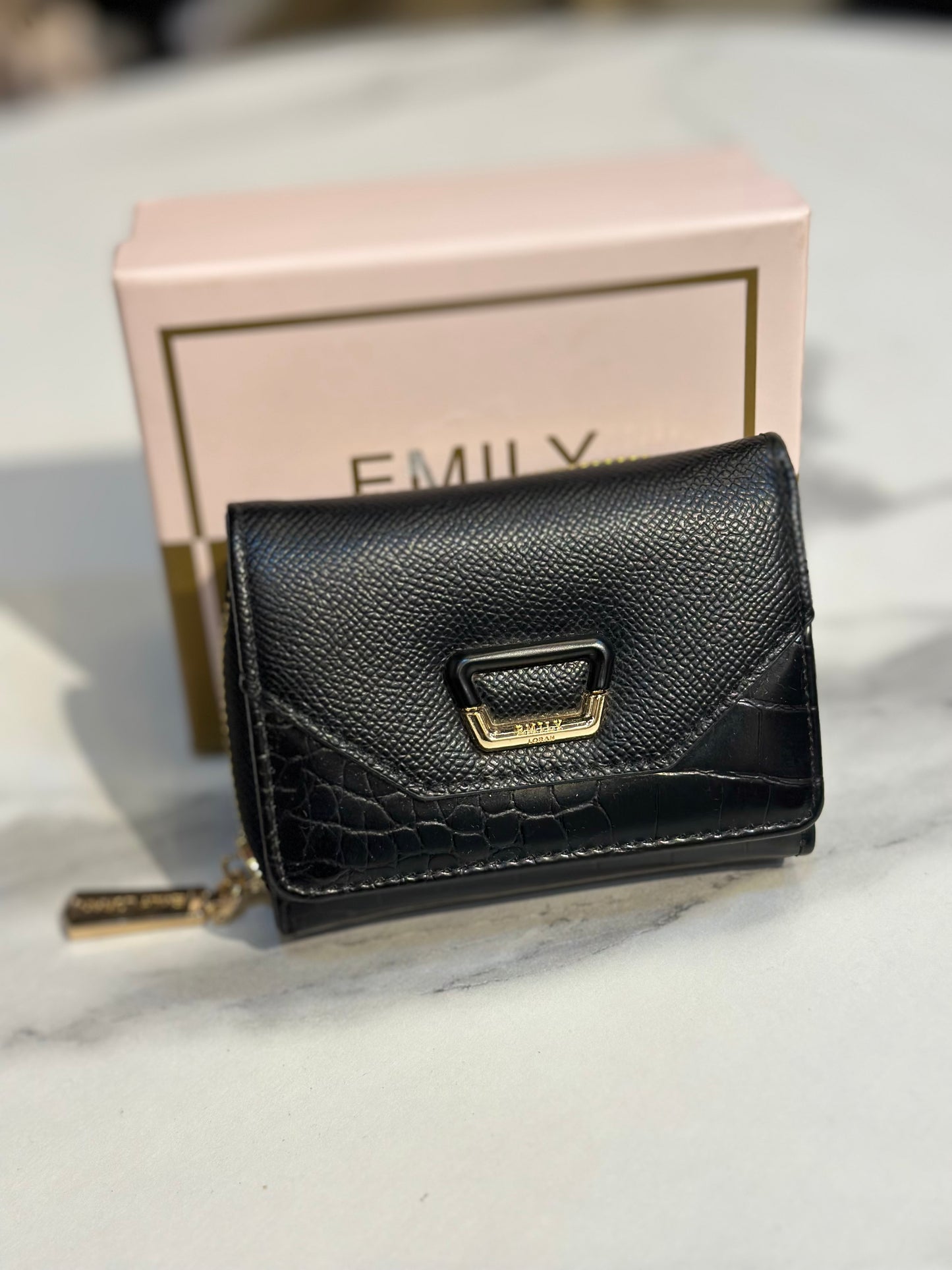 Emily loran Dual-Texture Leather Wallet with Zip Compartment