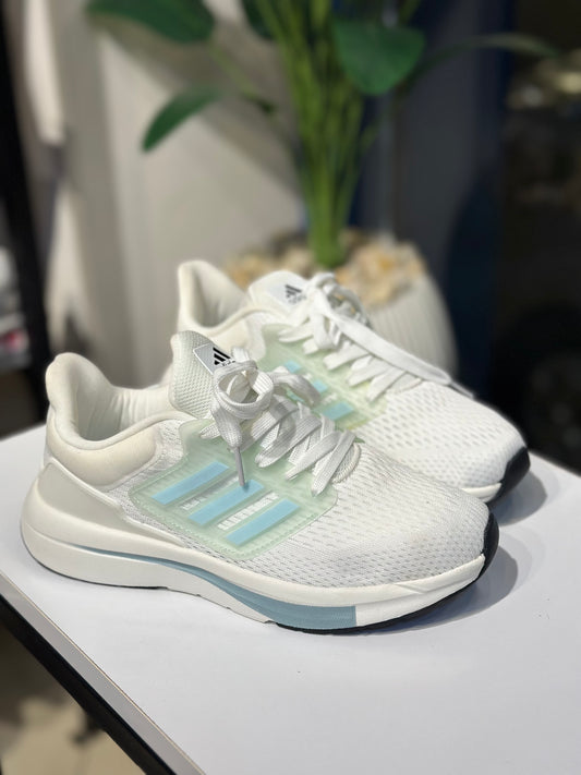 Running Sneakers – Vietnam Edition