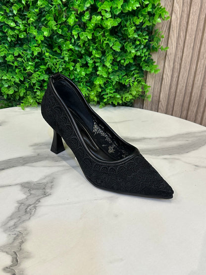 Lace Pointed-Toe Pumps - 7 cm
