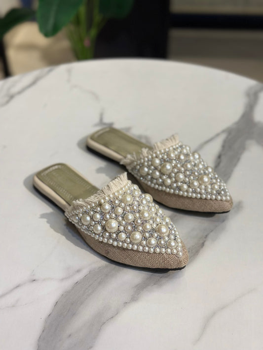 The Summer Slipper That Never Goes Out of Style