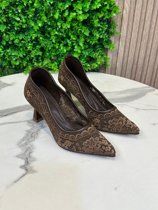Lace Pointed-Toe Pumps - 7 cm