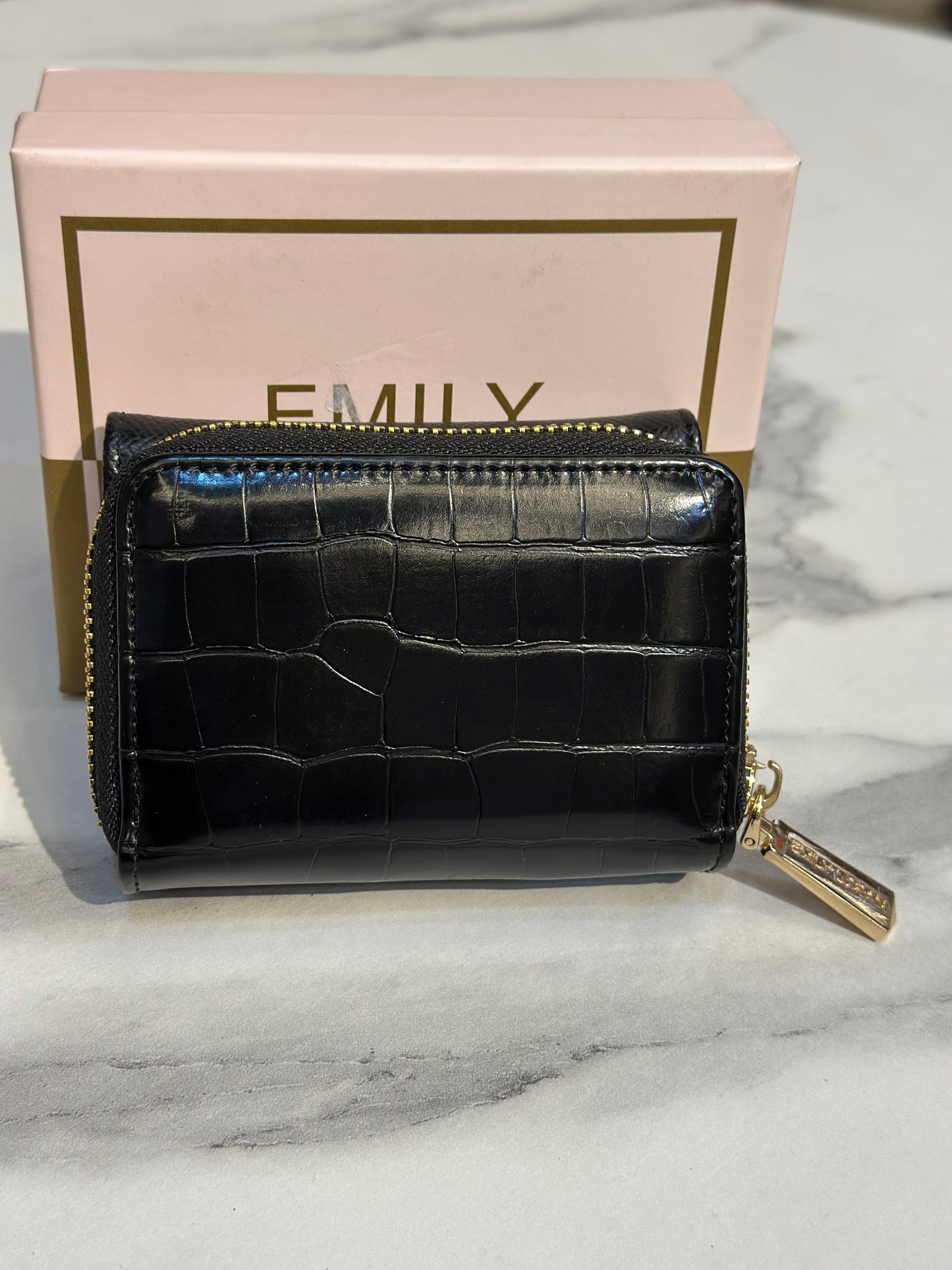 Emily loran Dual-Texture Leather Wallet with Zip Compartment