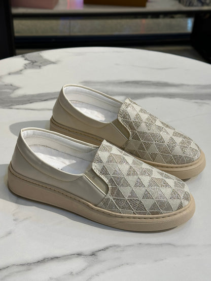 Glitter Diamond Pattern Slip-On Sneakers