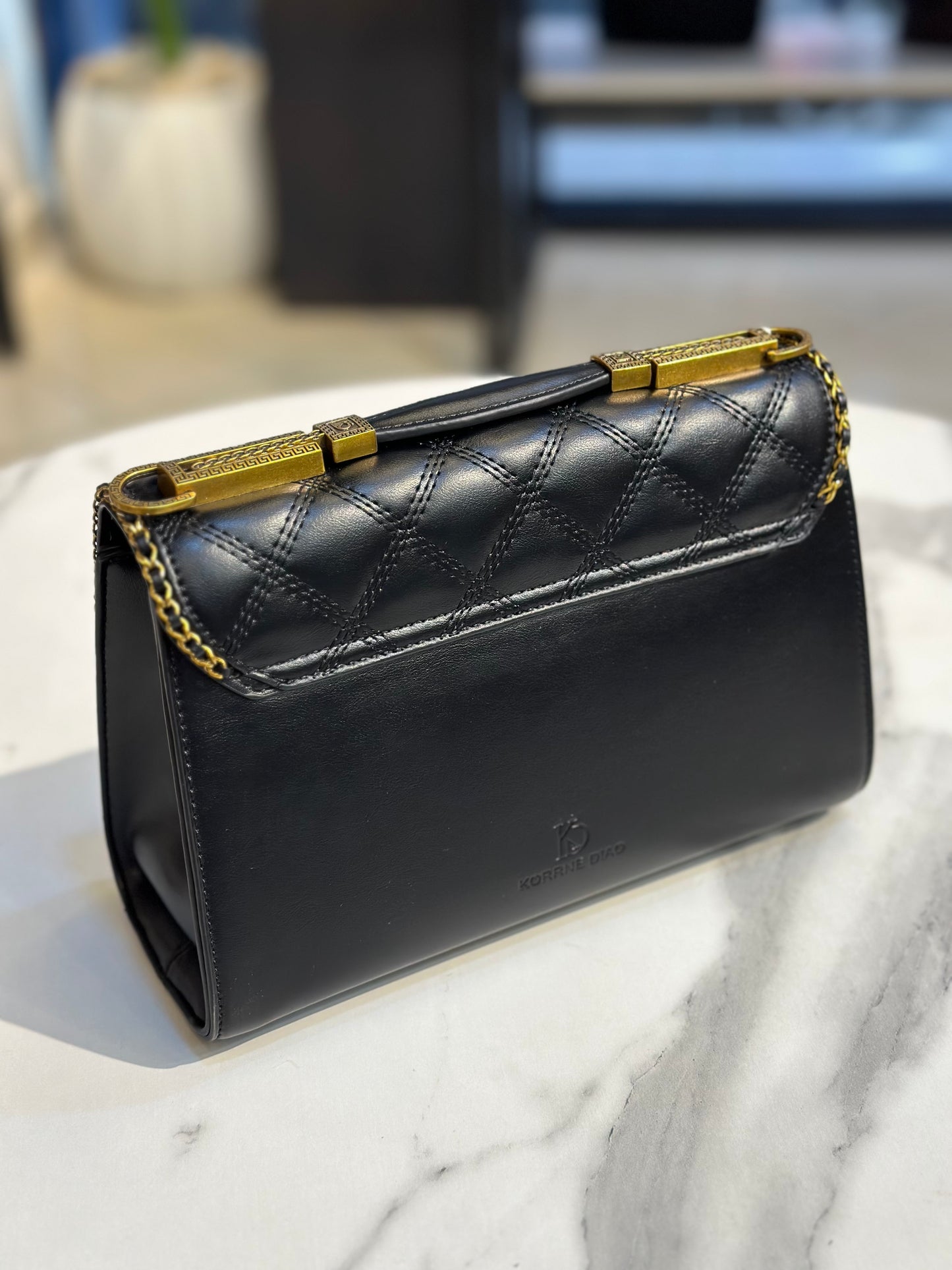 Antique Style Hand & Crossbody Bag – A True Statement Piece