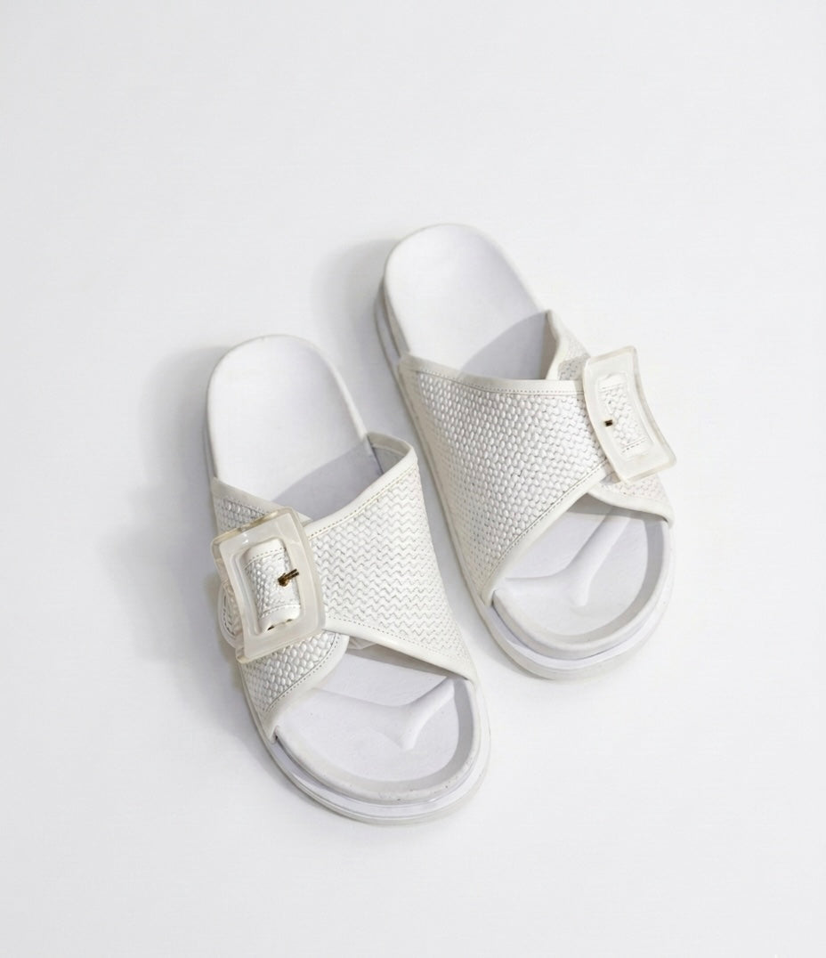 Textured Buckle Slide Slipper for Everyday Comfort