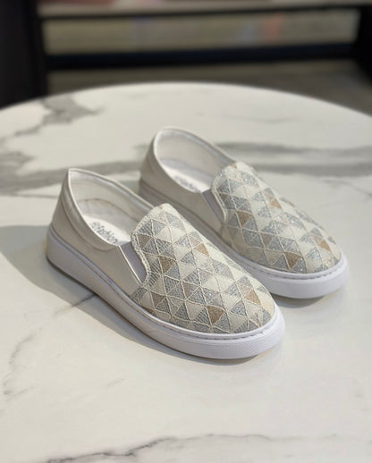 Glitter Diamond Pattern Slip-On Sneakers
