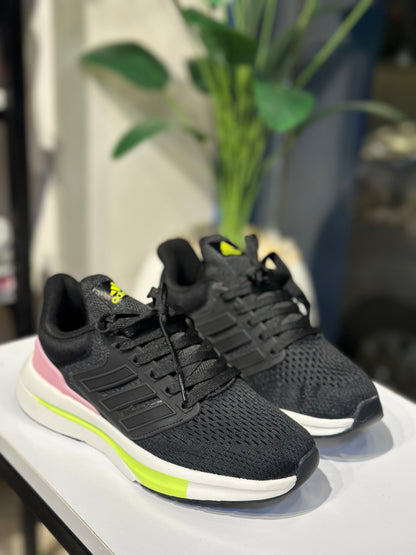 Running Sneakers – Vietnam Edition