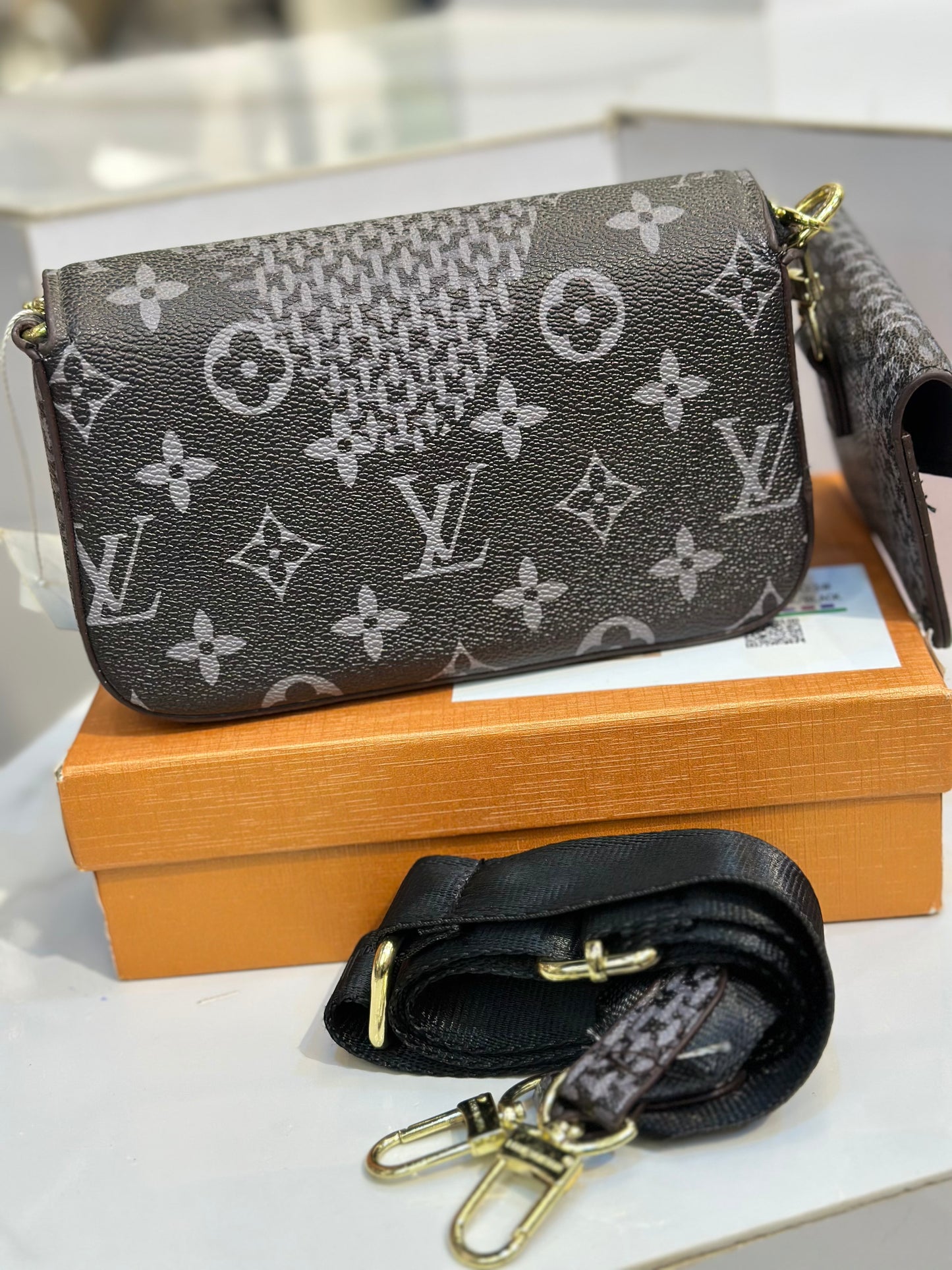 lv shoulder &cross bag