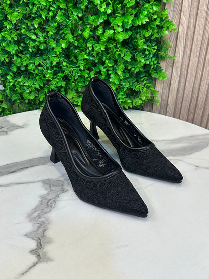 Lace Pointed-Toe Pumps - 7 cm