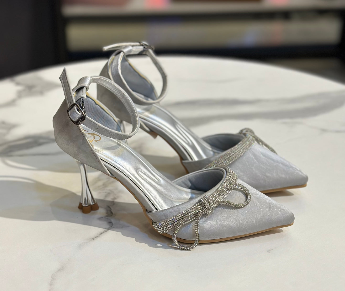 Crystal Bow Pointed Heel Pumps 7 cm