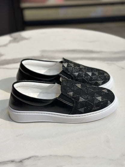 Glitter Diamond Pattern Slip-On Sneakers