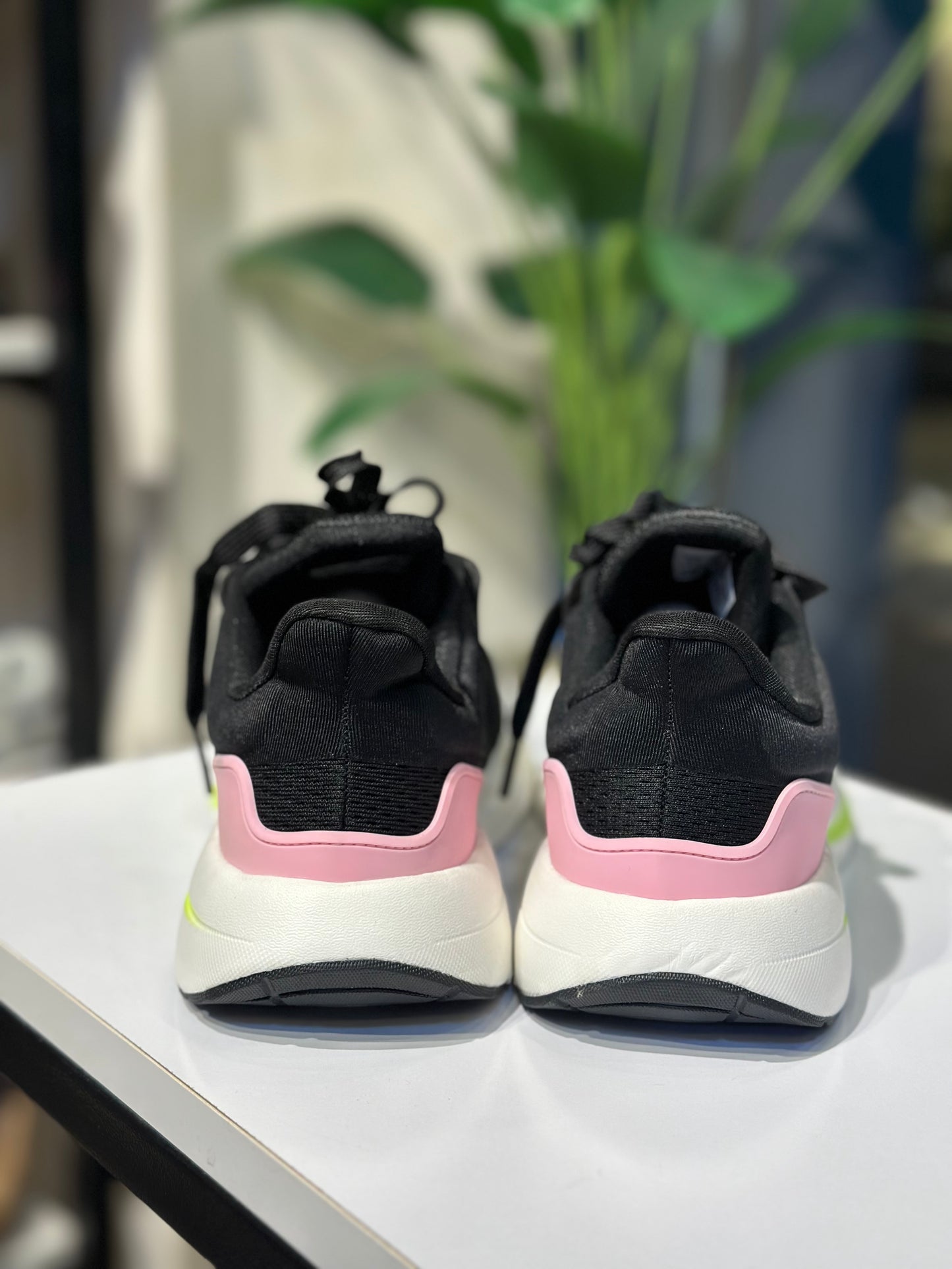Running Sneakers – Vietnam Edition