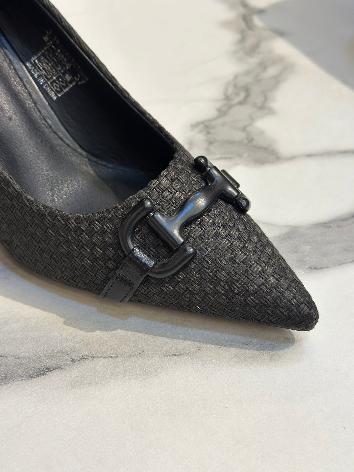 Chic Textured High Heels – Pointed Toe