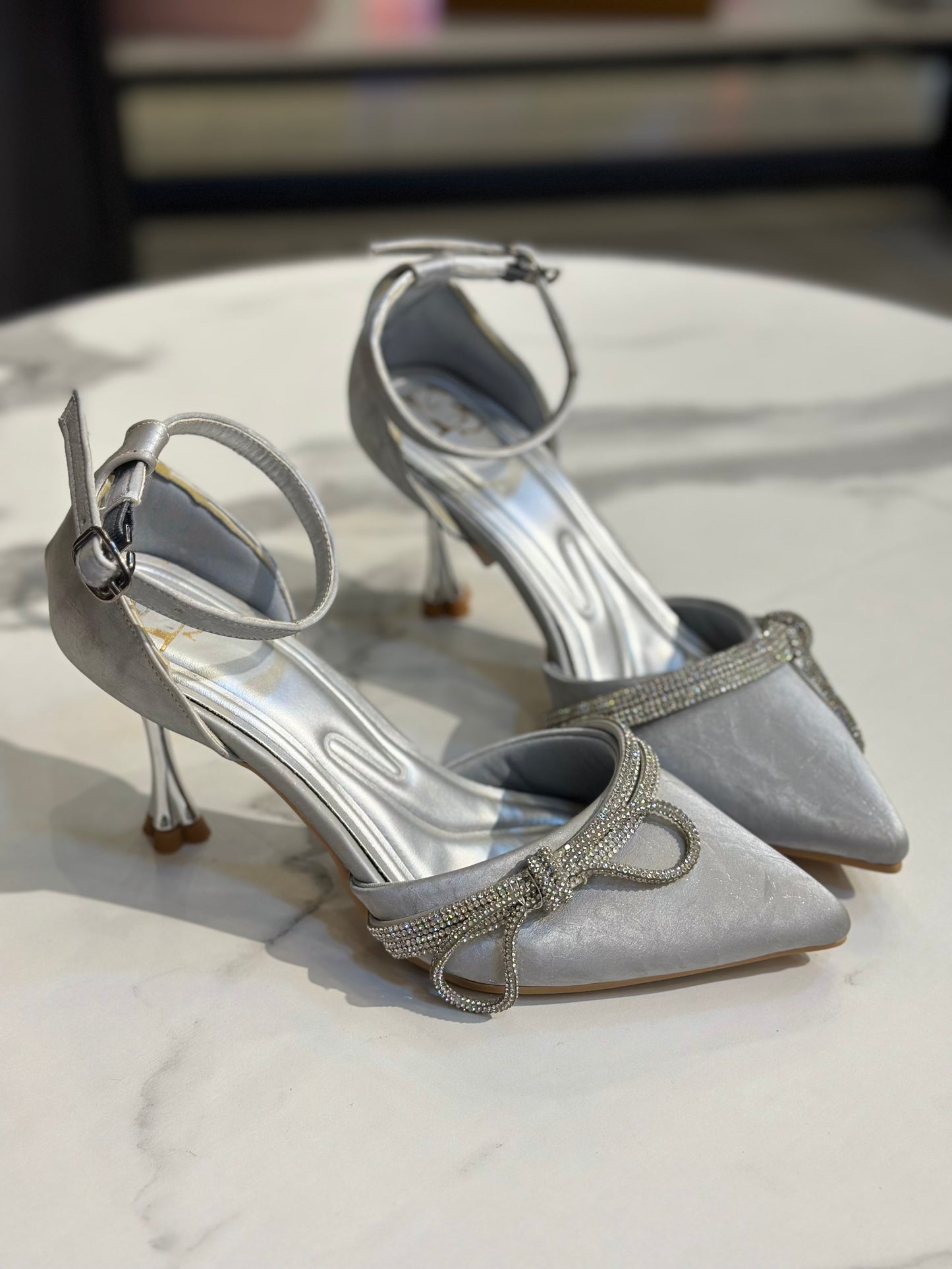 Crystal Bow Pointed Heel Pumps 7 cm